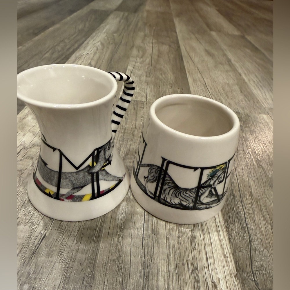 Crème and sugar anthropology set